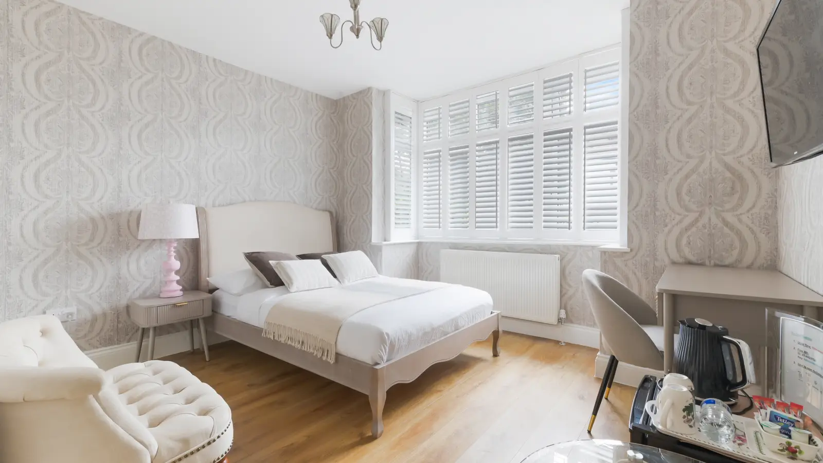 Room Milner Road in Greater London