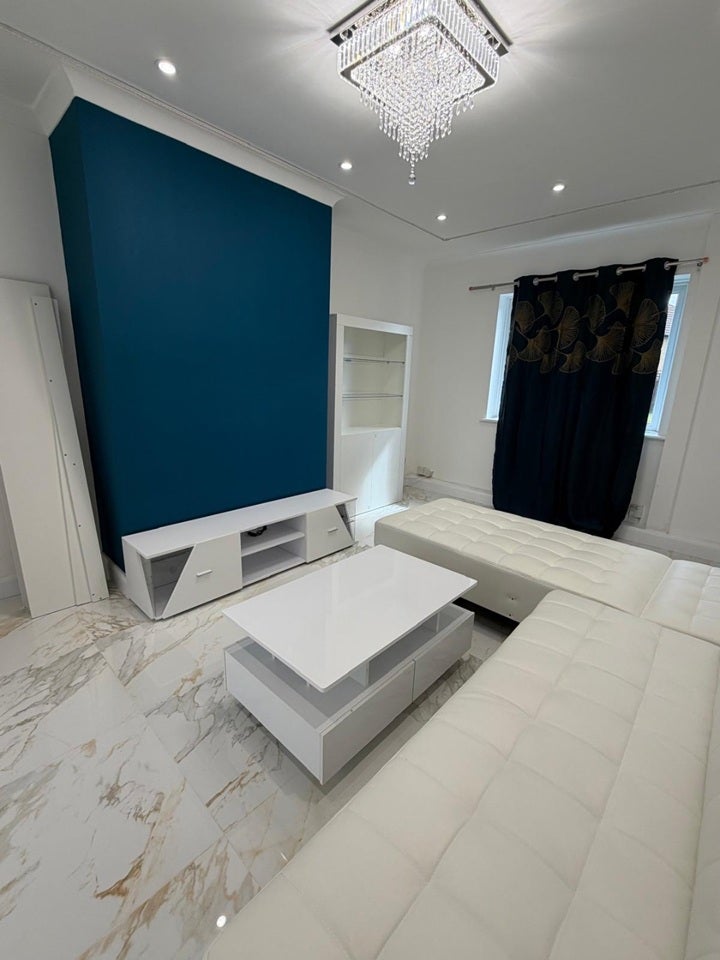 Room Brettgrave in Epsom and Ewell