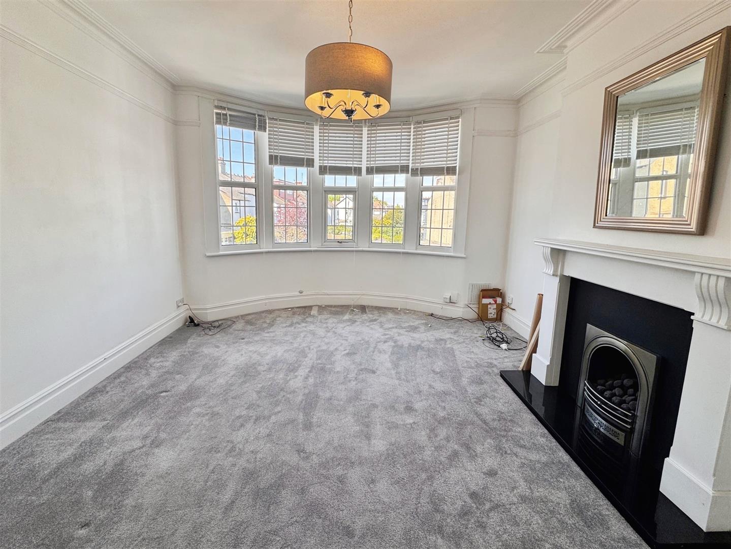 Flat Southbourne Grove in Southend-on-Sea