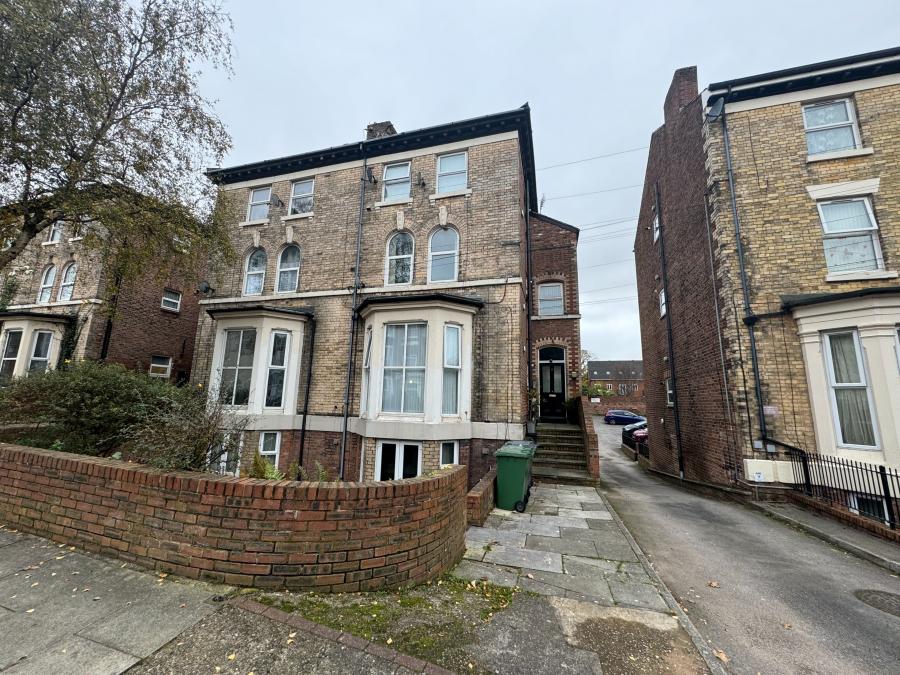 Flat Barnard Road in Oxton Village