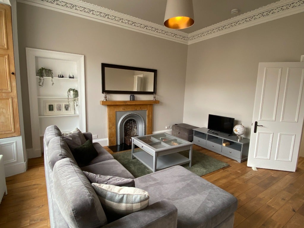 Flat Leven Street in City of Edinburgh