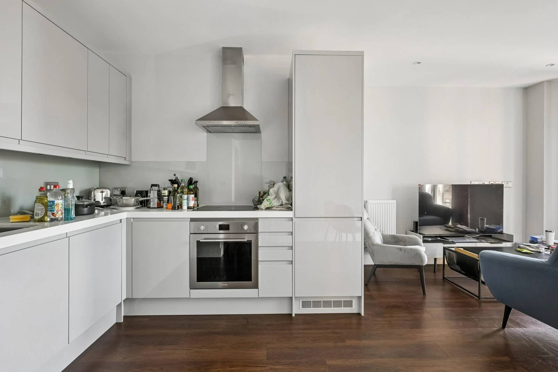 Flat Silvocea Way in Greater London