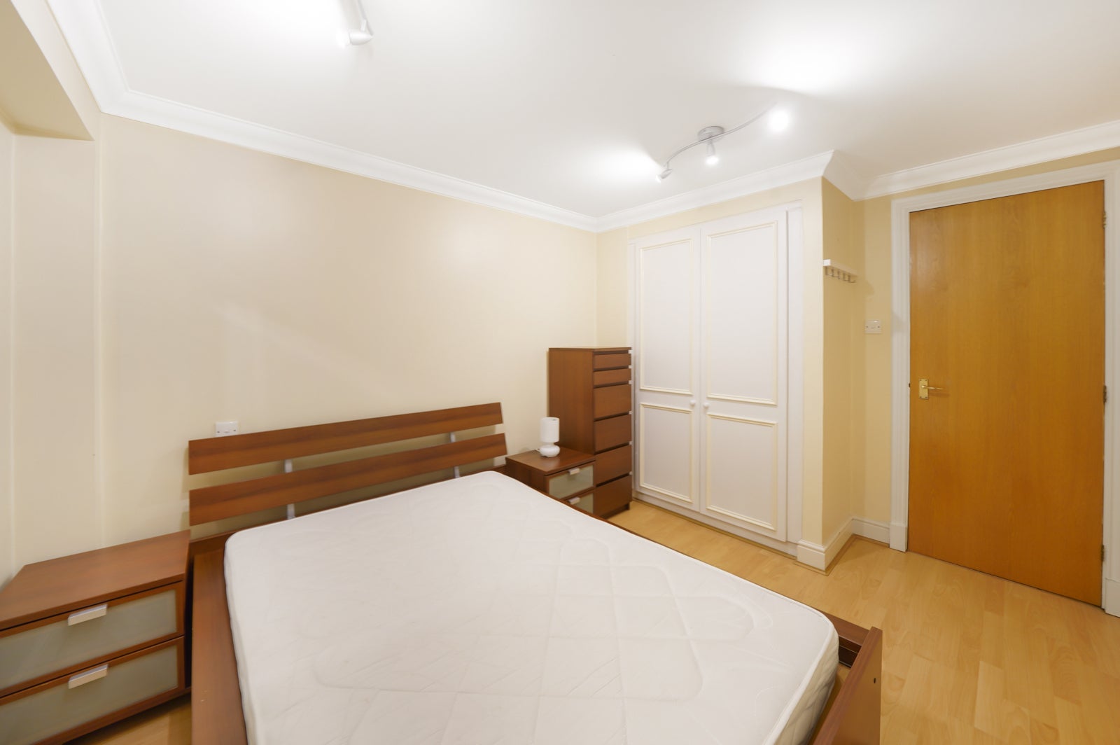 Flat Lisson Grove in City of Westminster