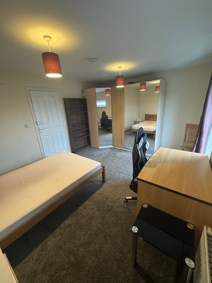 Room Circus Drive in Cambridge