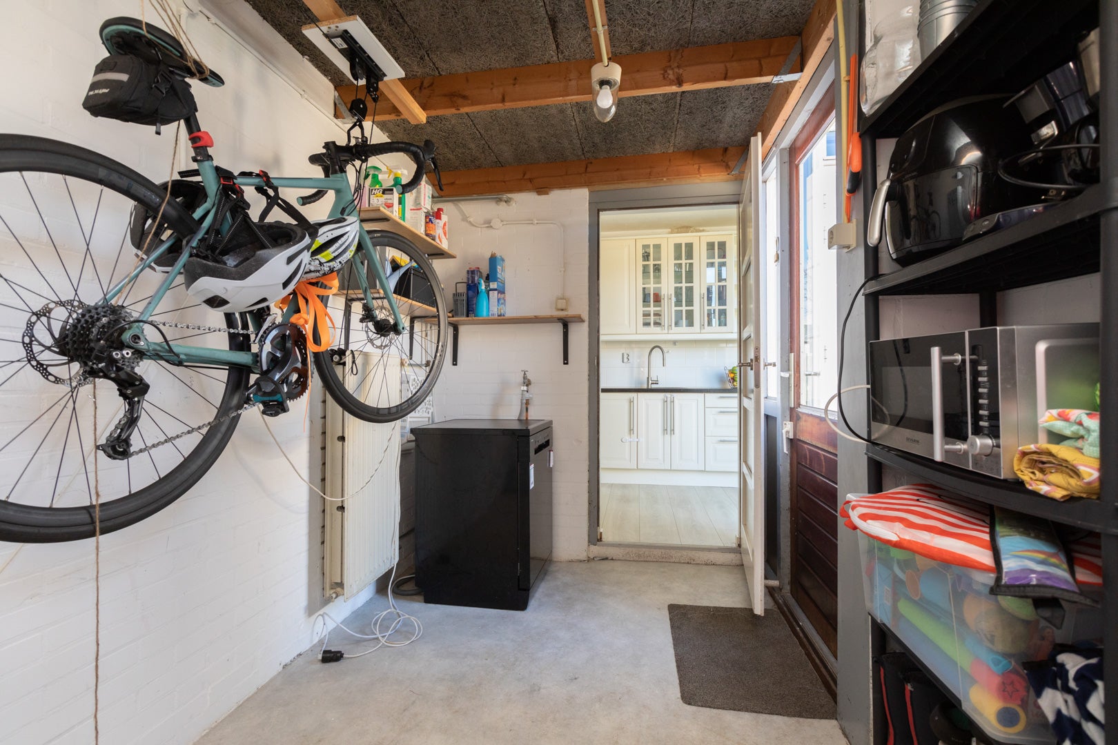 Tussenwoning te koop: Akkerwinde 37, Sneek