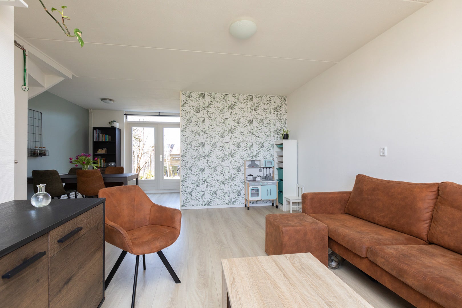 Tussenwoning te koop: Akkerwinde 37, Sneek