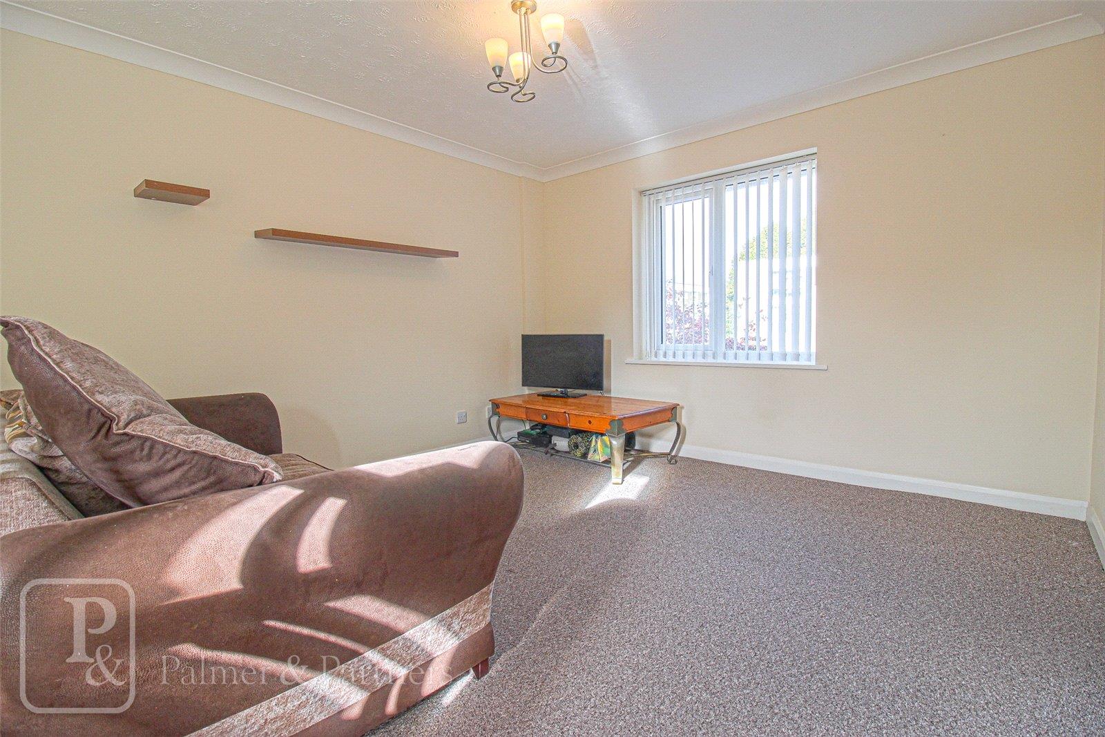 Flat Friday Wood Green in Colchester