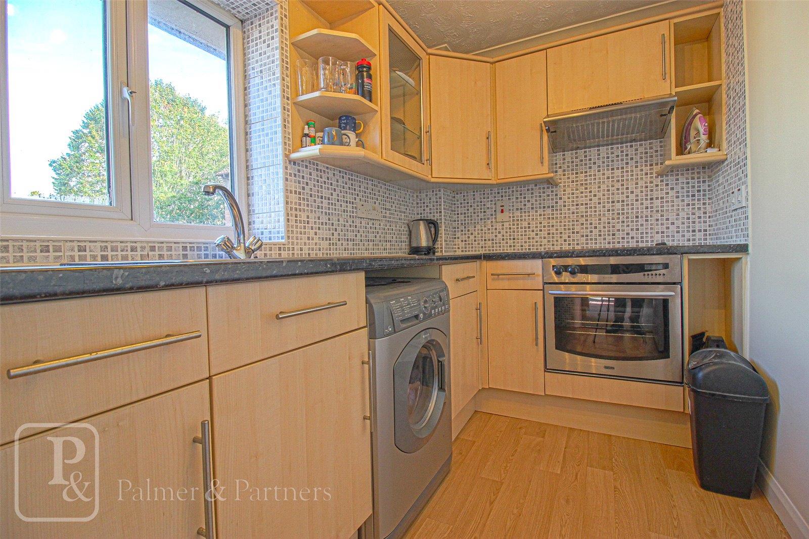 Flat Friday Wood Green in Colchester