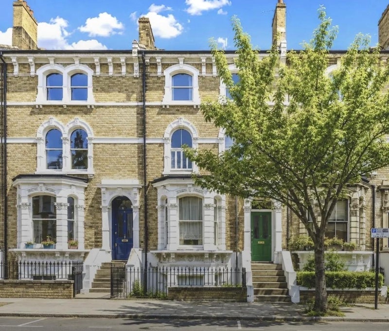 Room Ferndale Road in Greater London