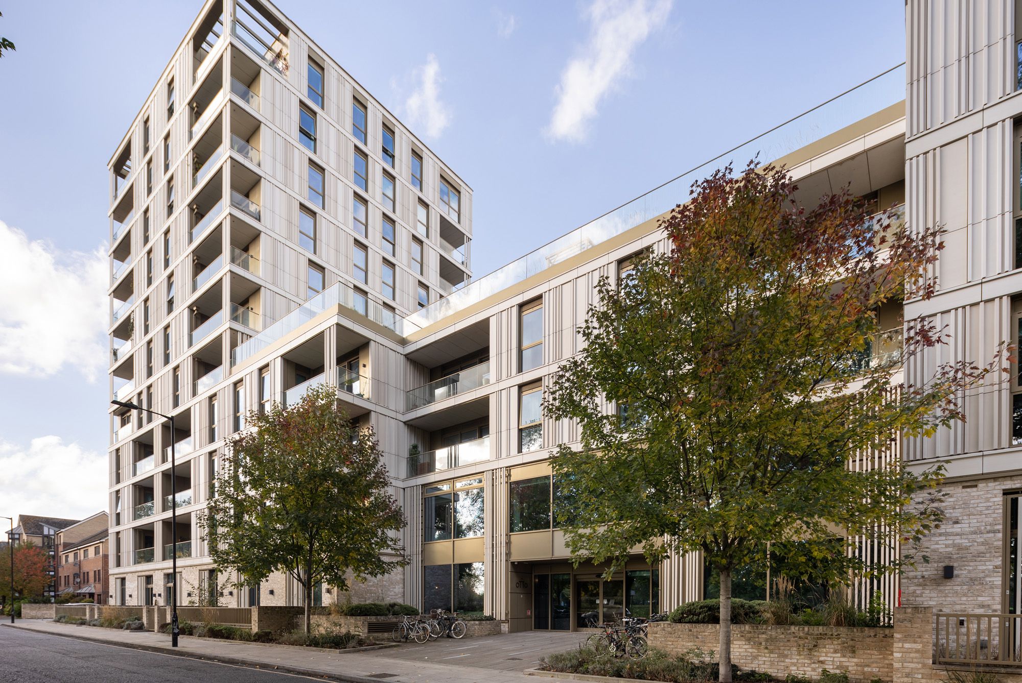 Flat Tiger Way in Greater London