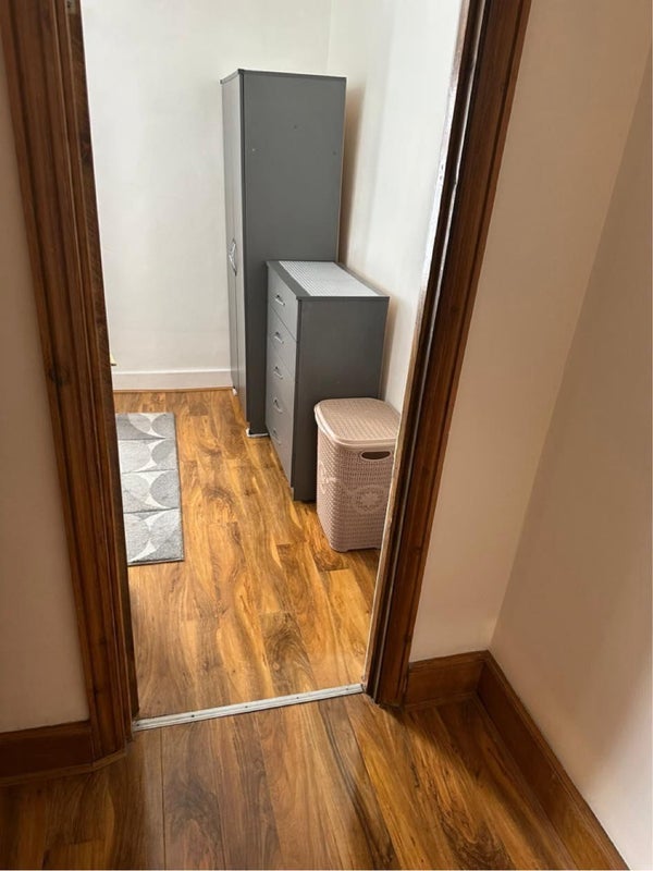 Room Saxon Road in Greater London