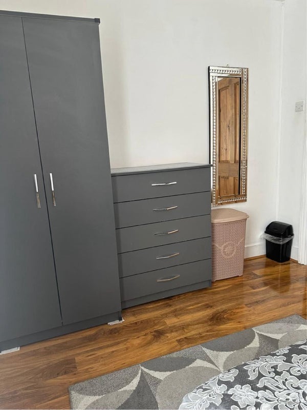 Room Saxon Road in Greater London
