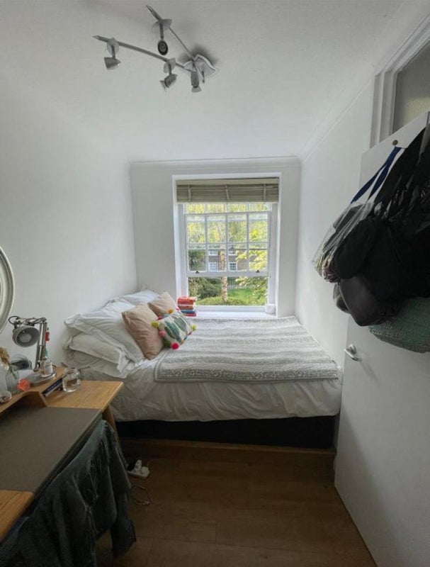 Room Biddestone Road in Greater London