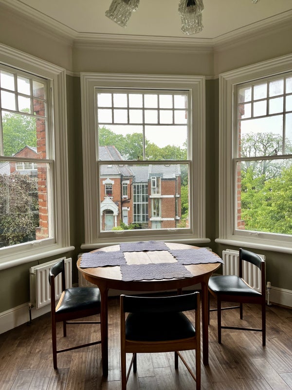 Flat Haslemere Road in Greater London