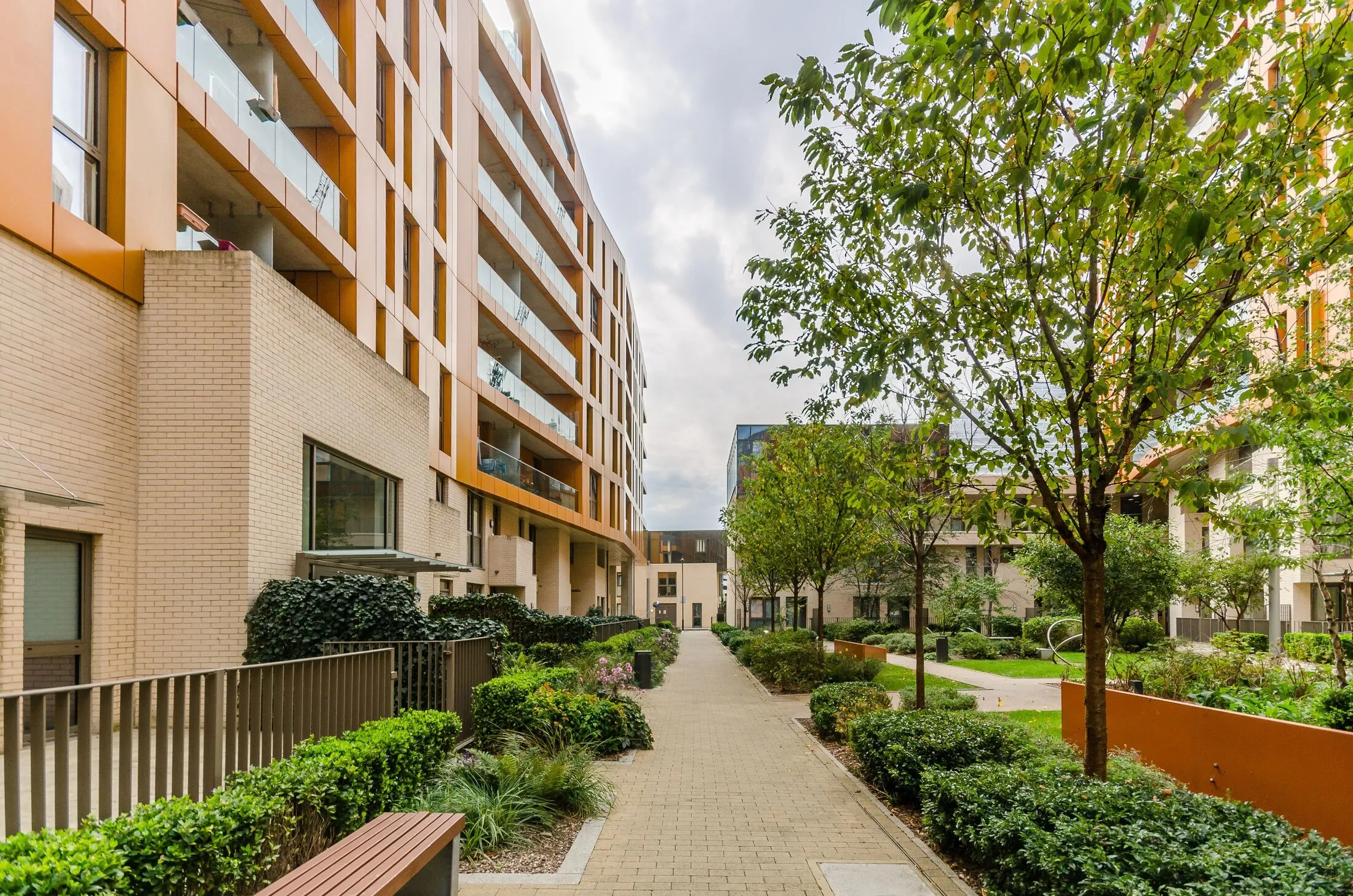Flat Christchurch Way in Greater London