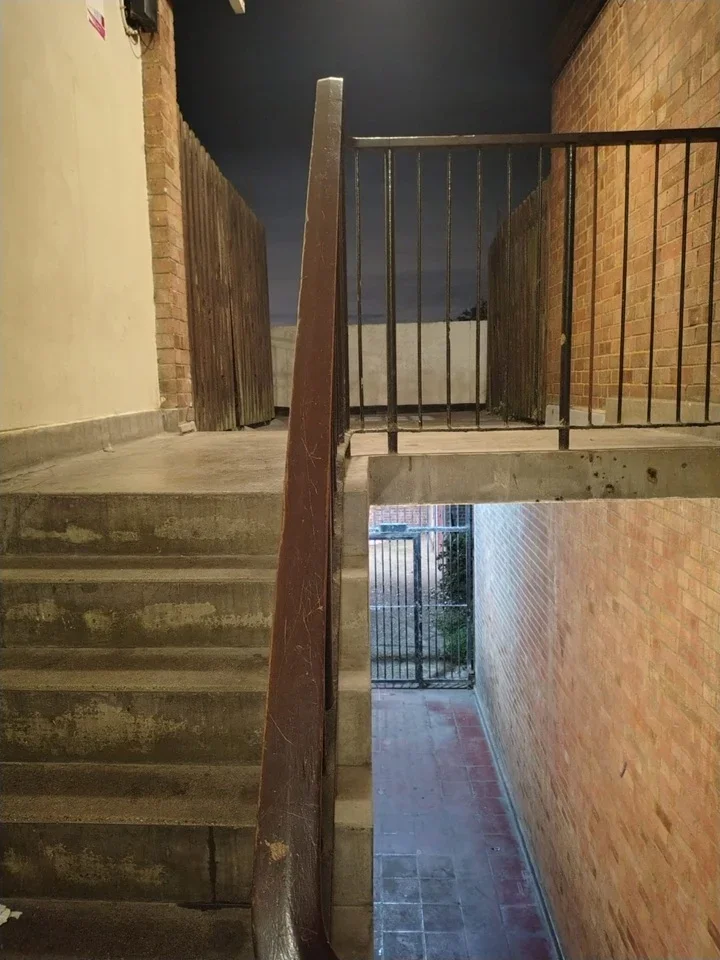 Flat Rose Lane in Greater London