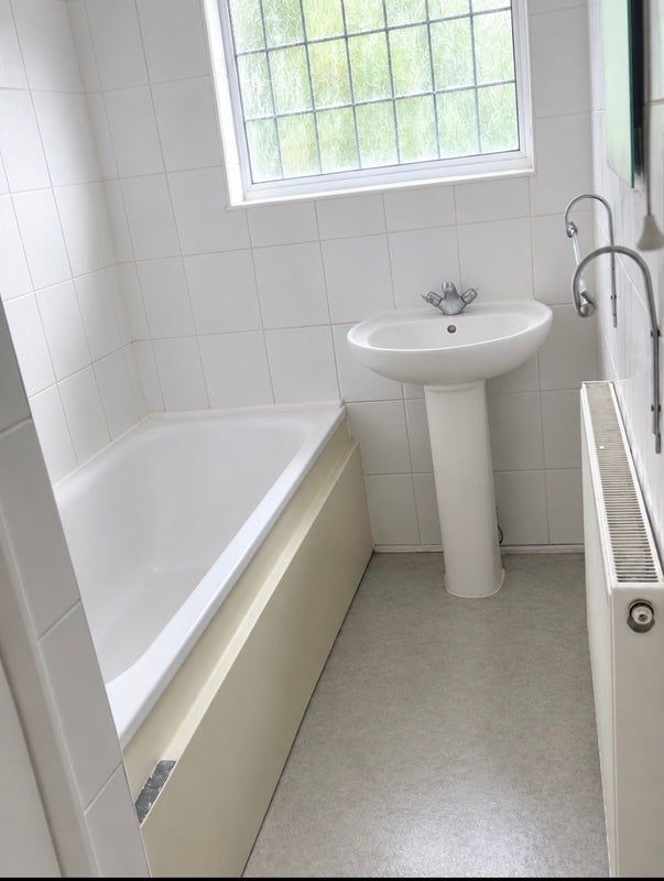 Room Dunheved Close in Greater London