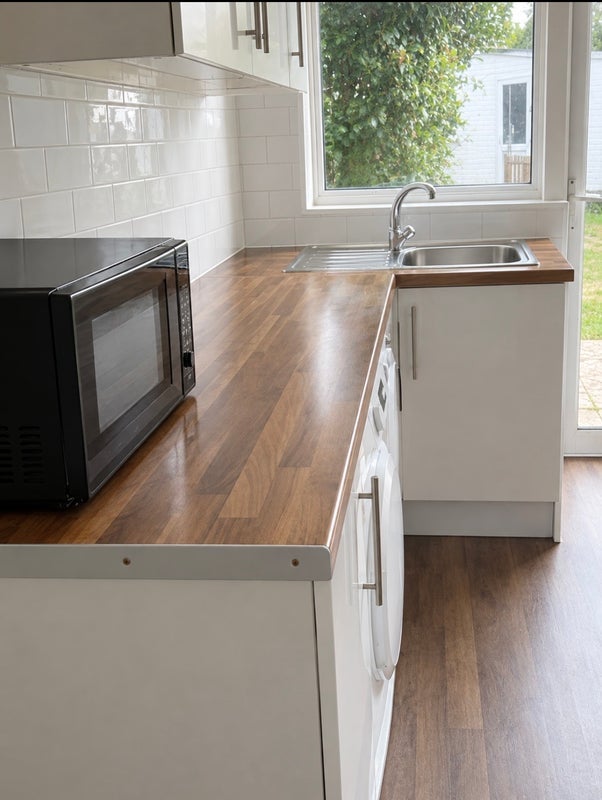 Room Dunheved Close in Greater London