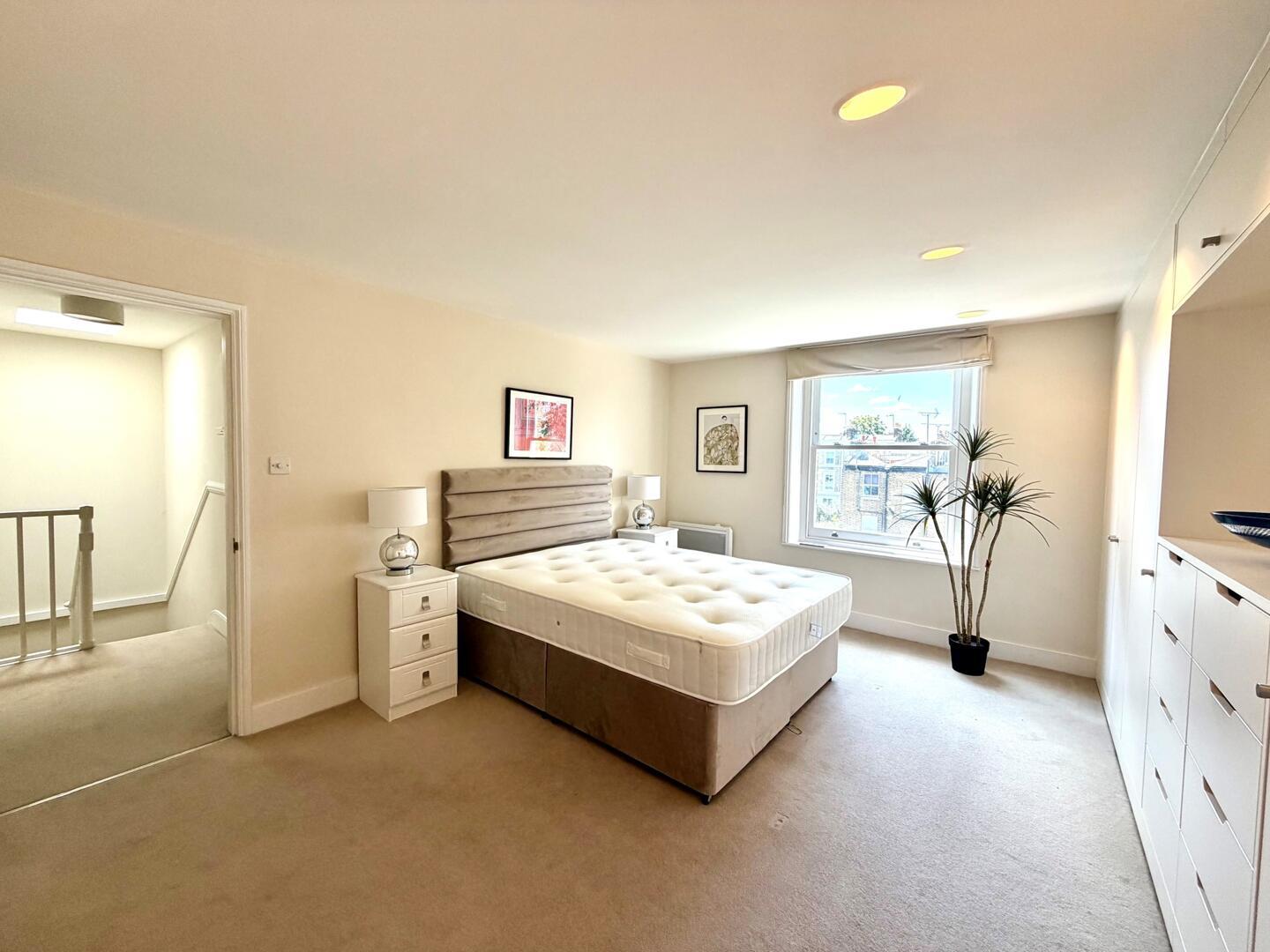 Flat Clarendon Road in Greater London