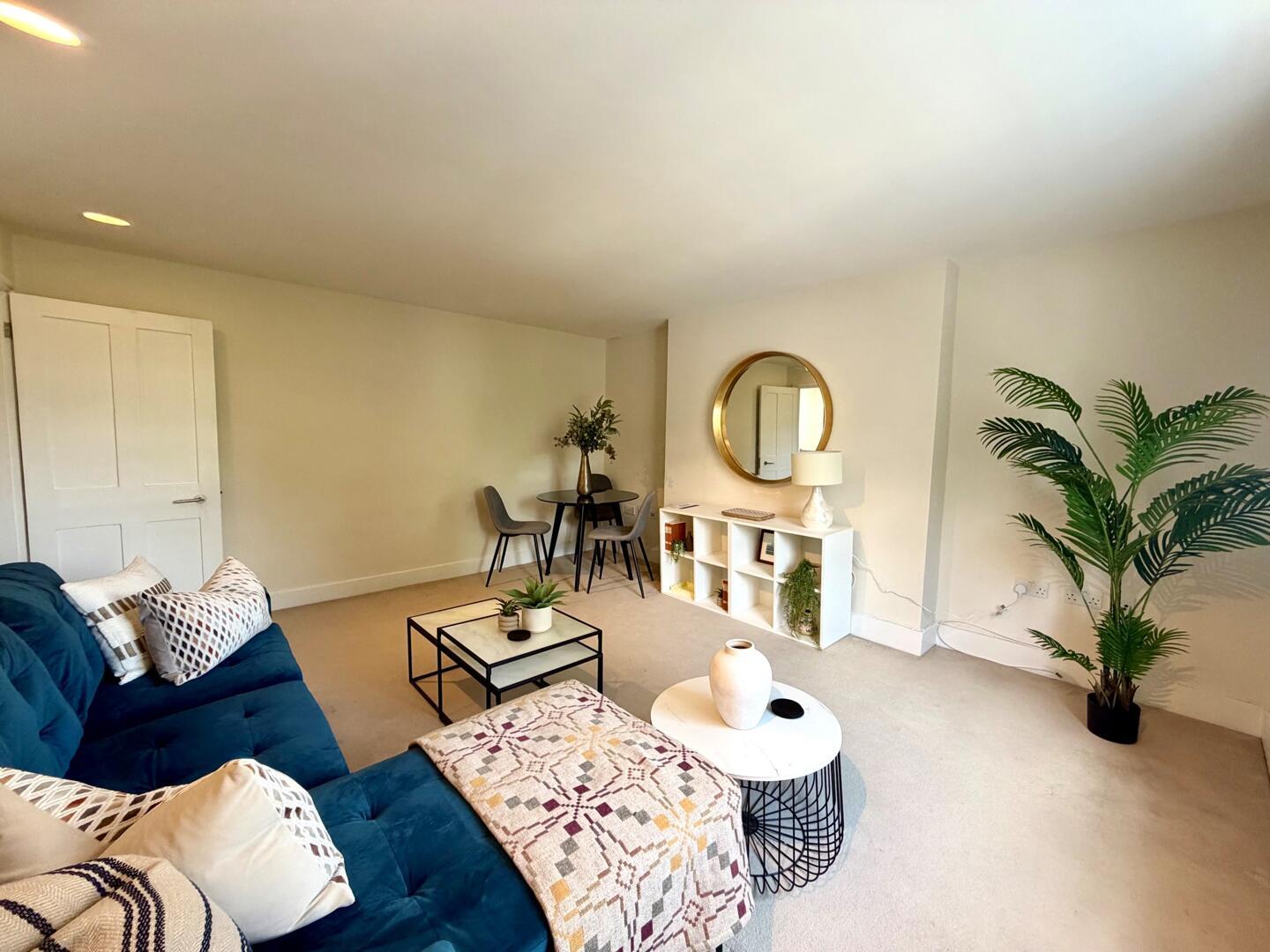 Flat Clarendon Road in Greater London