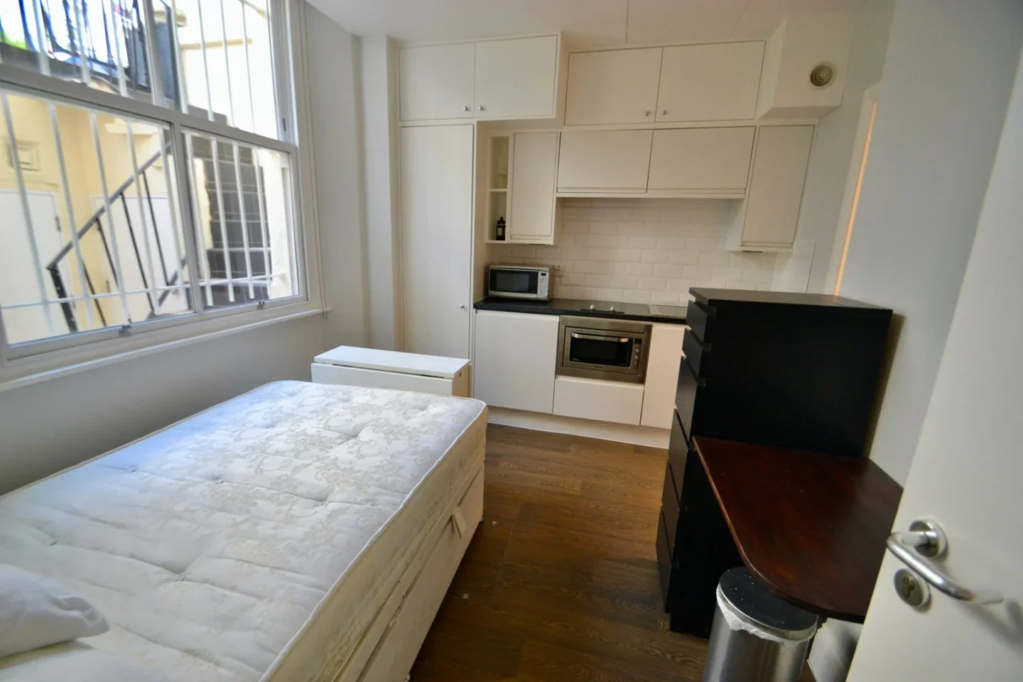 Flat Gloucester Street in City of Westminster