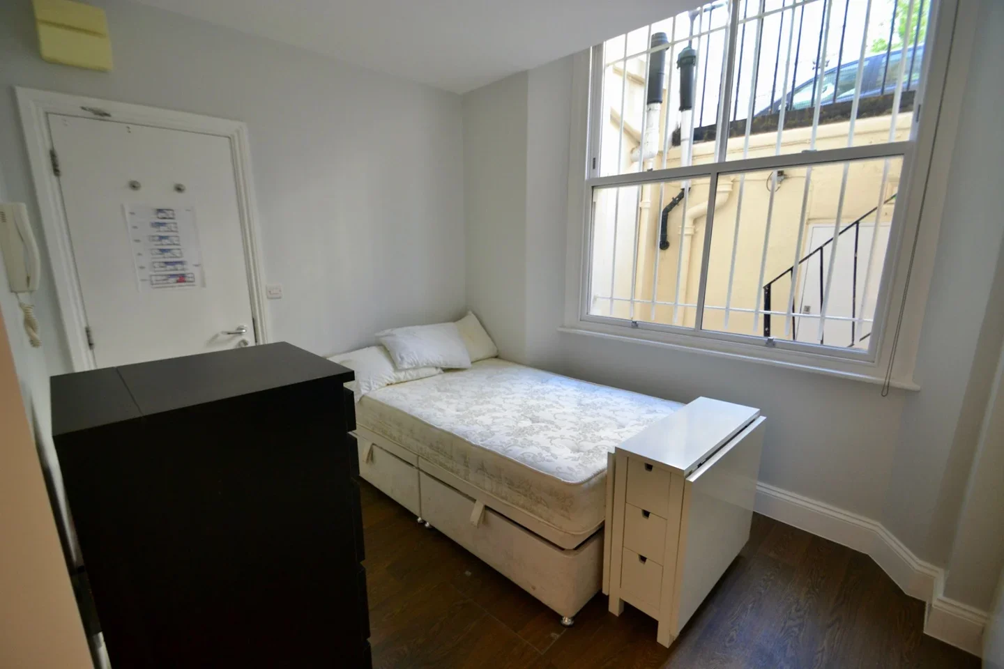 Flat Gloucester Street in City of Westminster