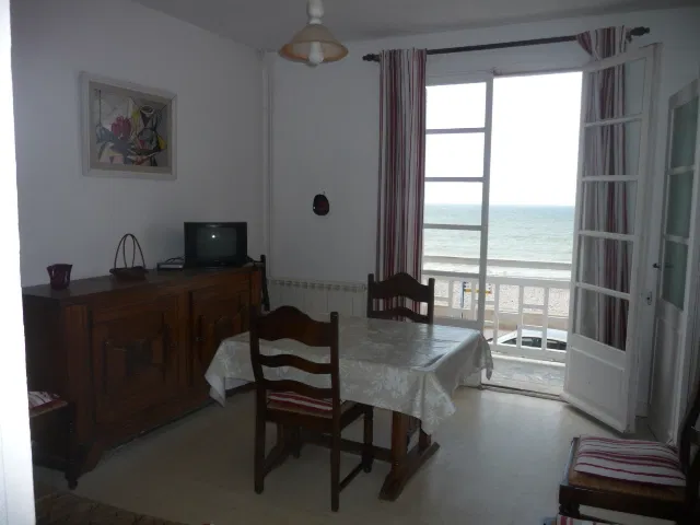 Flat Esplanade du Général Leclerc in Mers-les-Bains