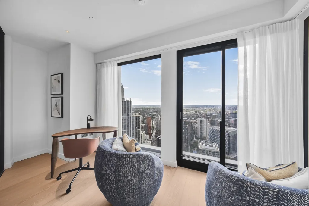 Flat Nine Elms Lane in Greater London