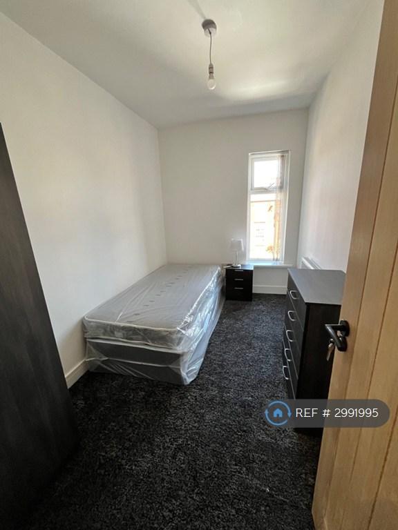 Room Robins Lane in St Helens