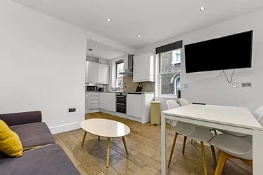 Flat Kennington Lane in Greater London