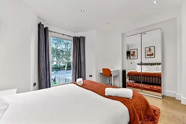 Flat Kennington Lane in Greater London