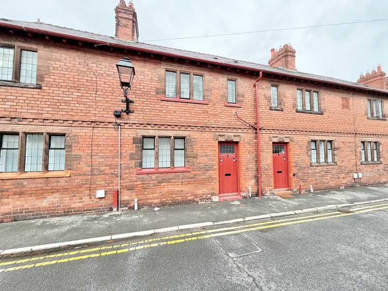 Flat Priory Place in Chester