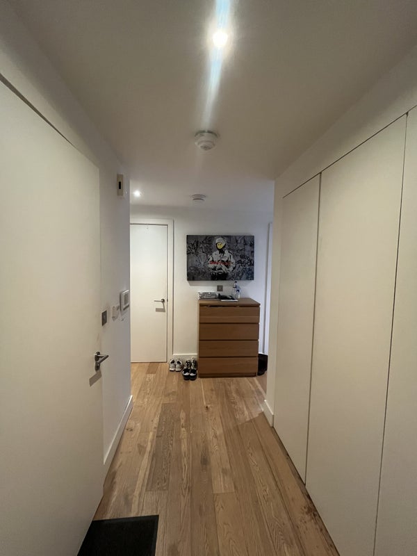 Room Grand Depot Road in Greater London
