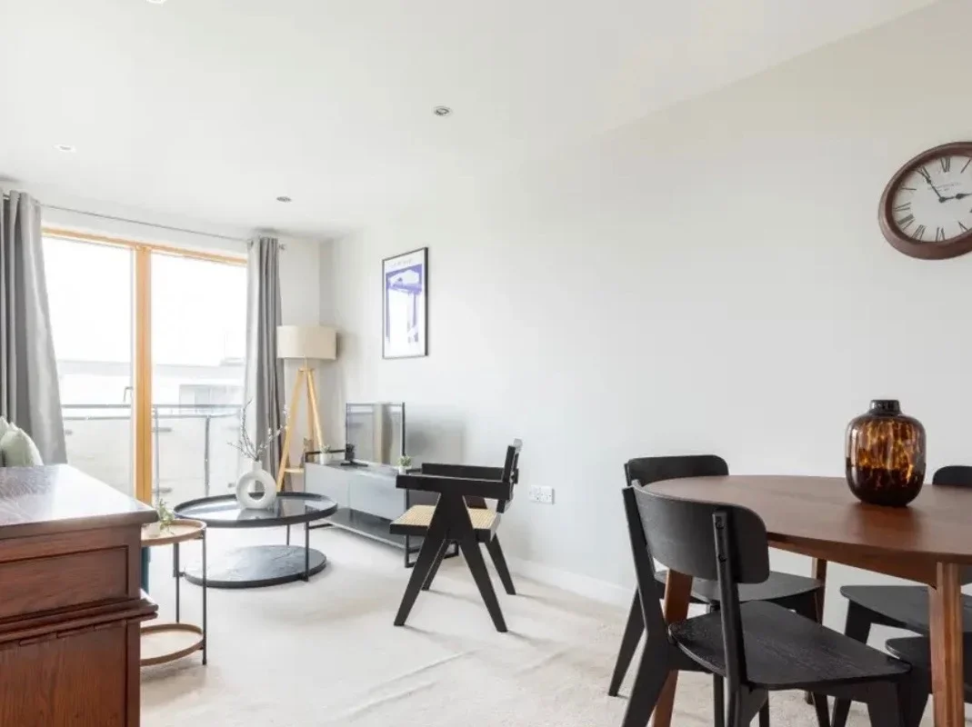 Flat Durnsford Road in Greater London