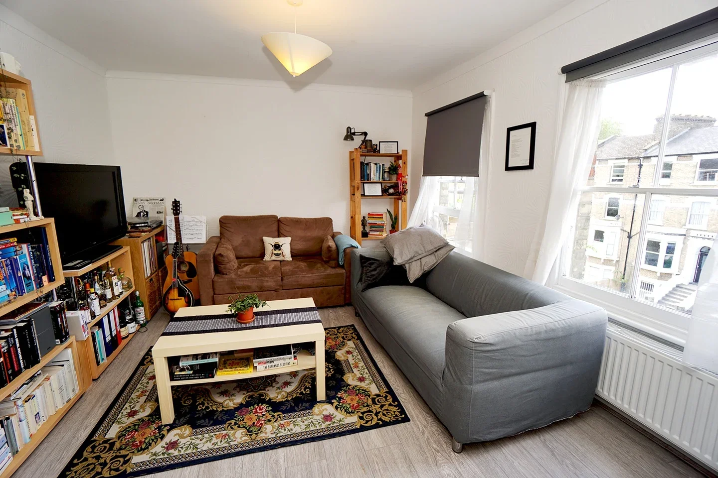 Flat Wray Crescent in Greater London