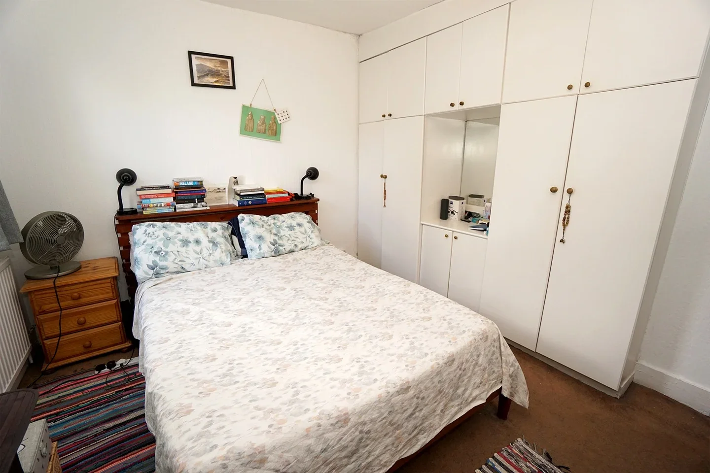 Flat Wray Crescent in Greater London