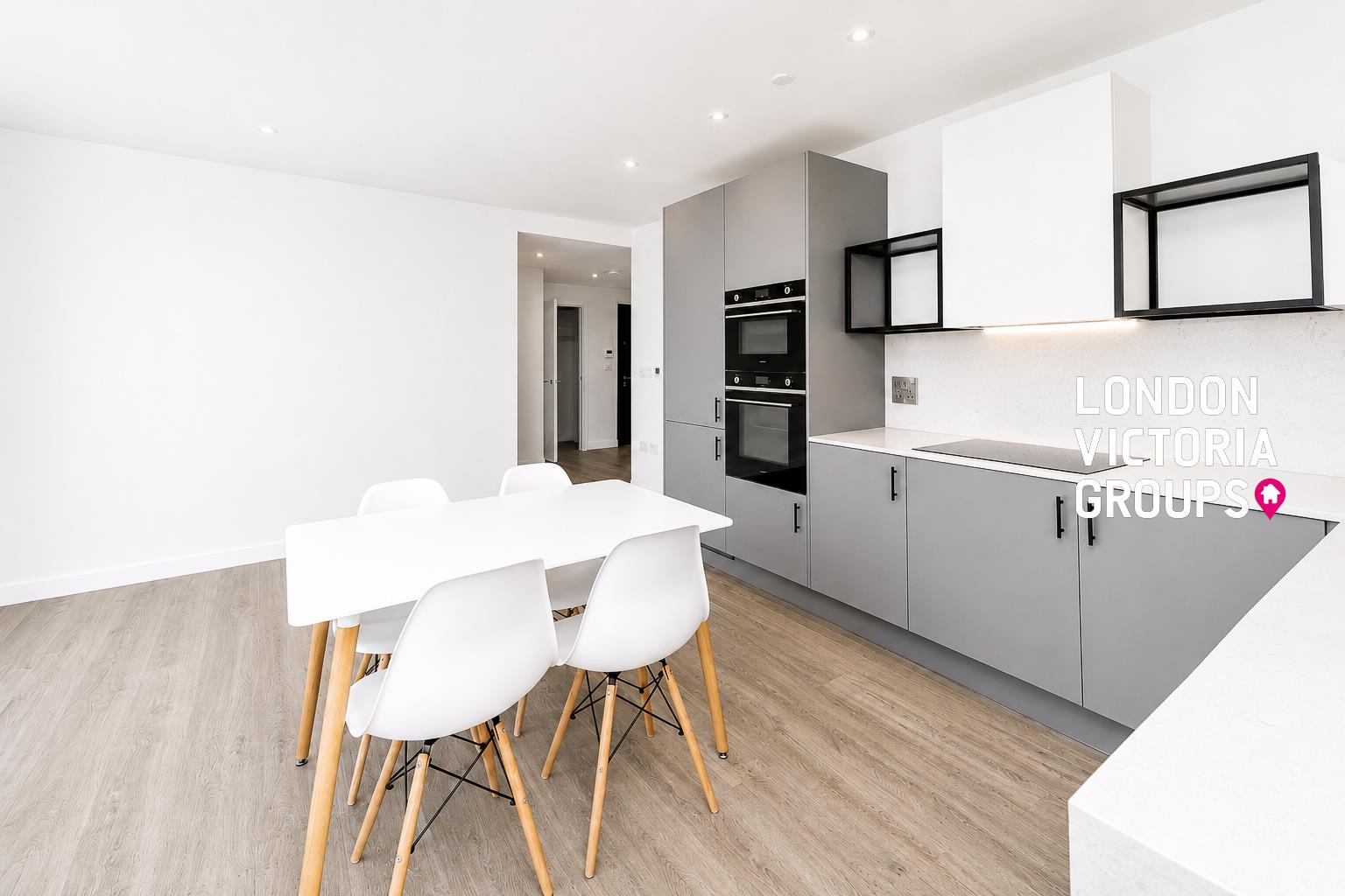Flat Coster Avenue in Greater London