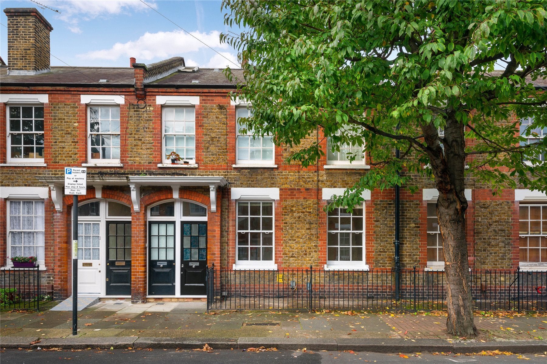 Flat Freedom Street in Greater London
