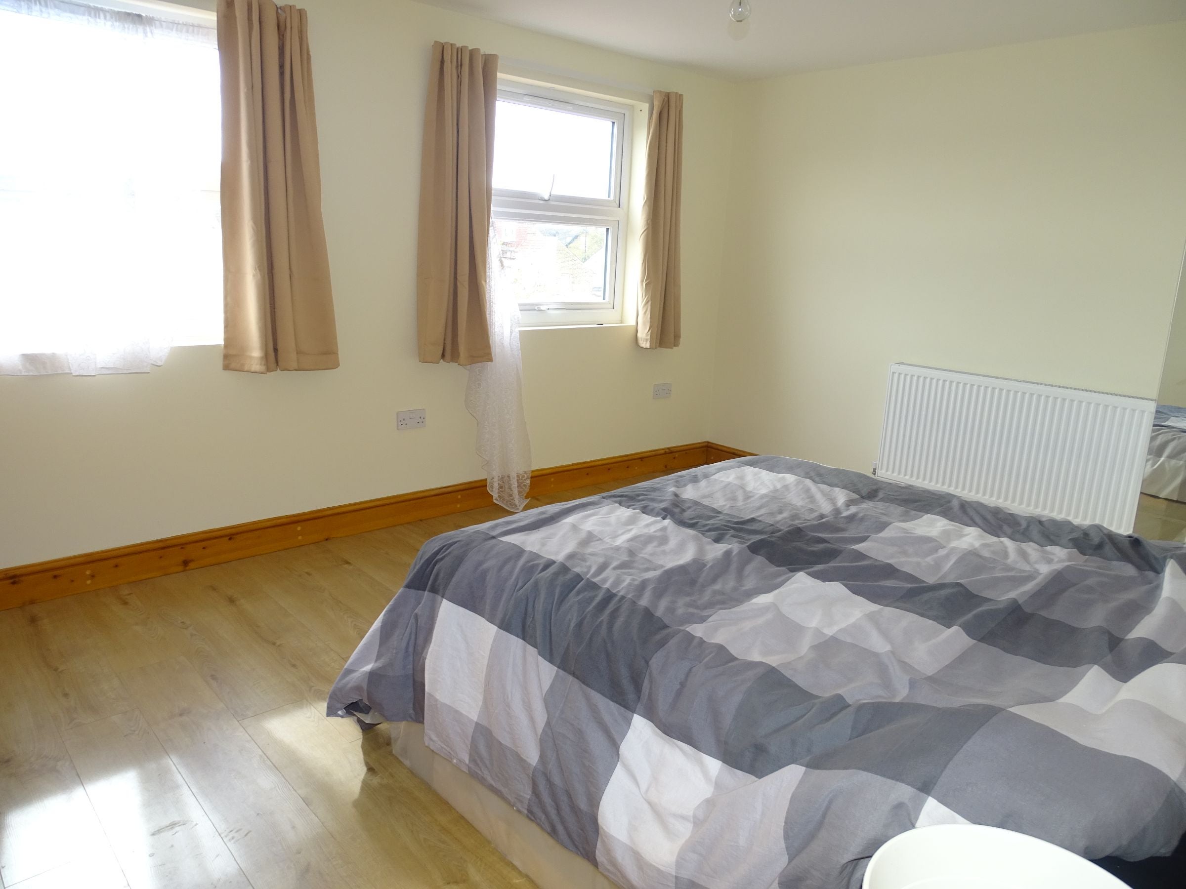 Flat Waltham Road in Greater London