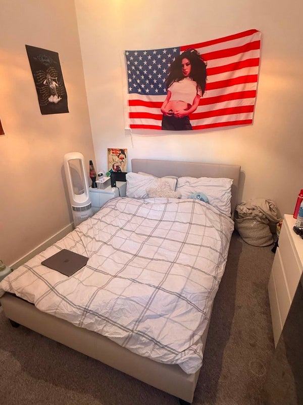 Room Chapel Street in Salford
