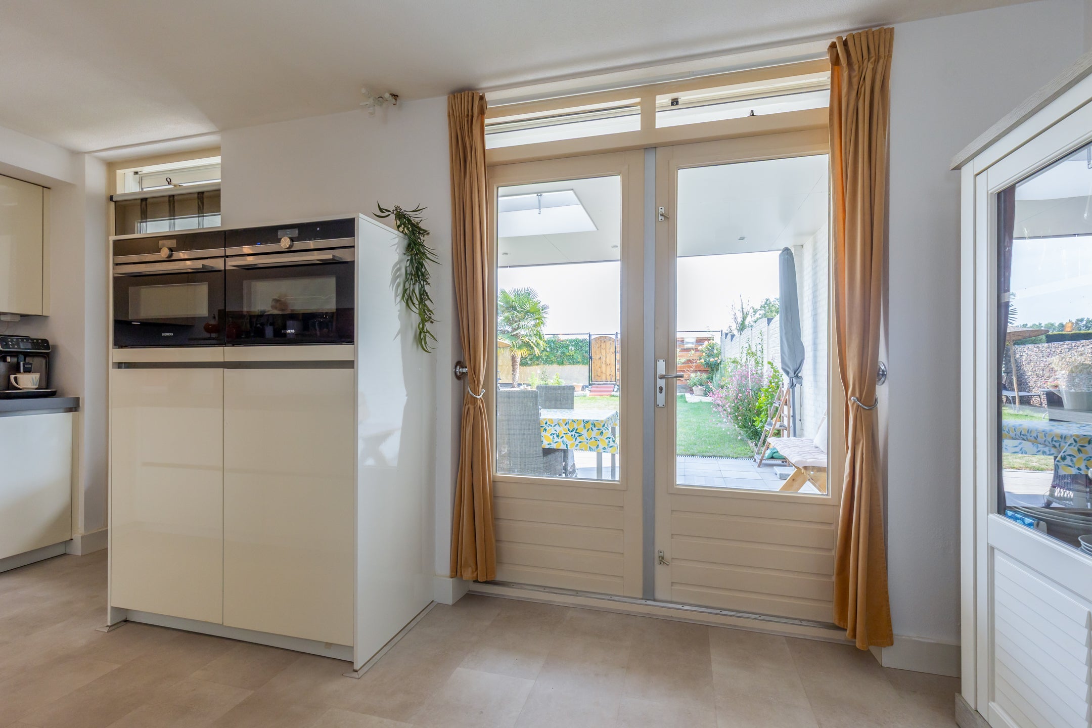 Tussenwoning te koop: Hondsbroek 74, Born