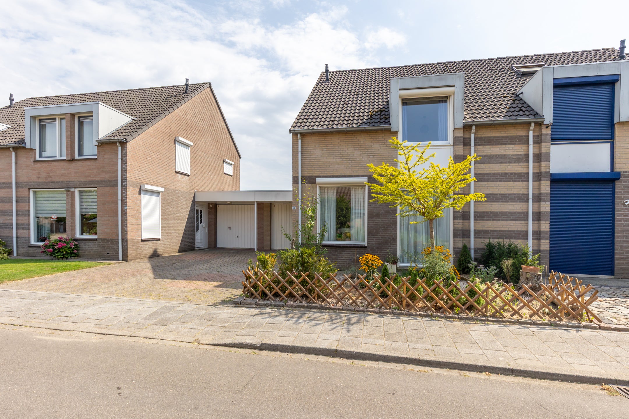 Tussenwoning te koop: Hondsbroek 74, Born