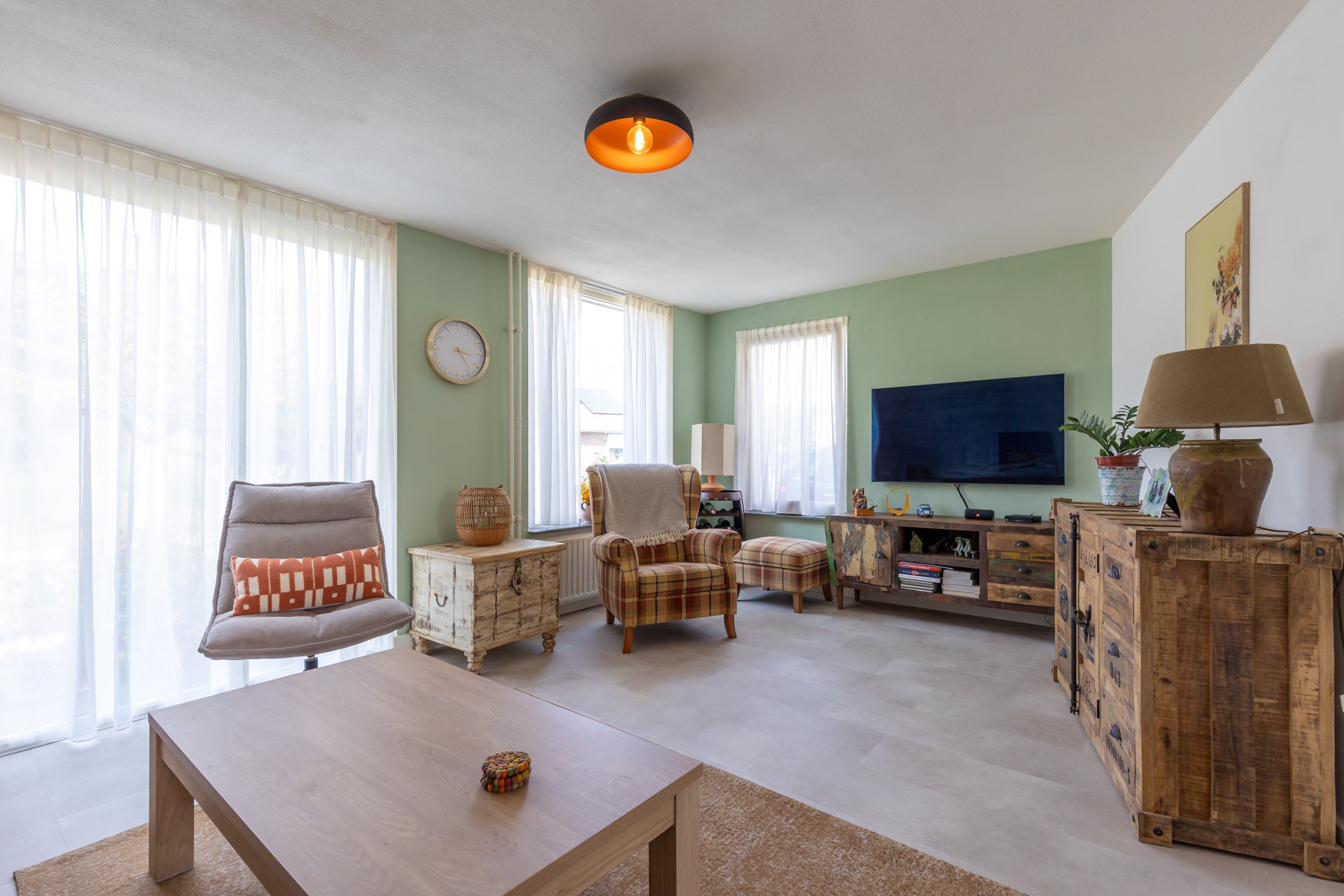 Tussenwoning te koop: Hondsbroek 74, Born