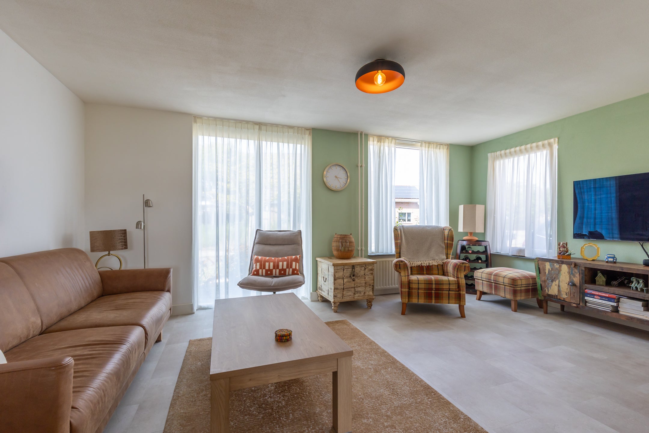Tussenwoning te koop: Hondsbroek 74, Born