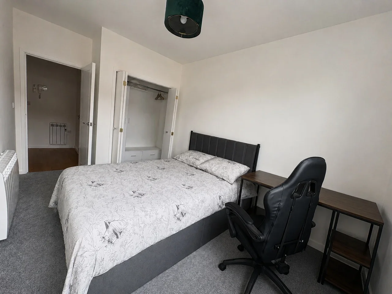 Flat Mendy Street in High Wycombe