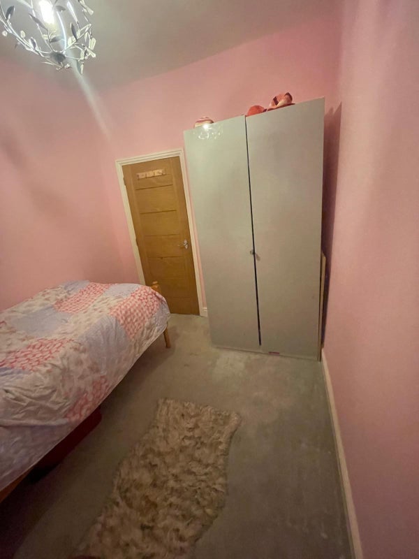 Room Godstone Road in Greater London