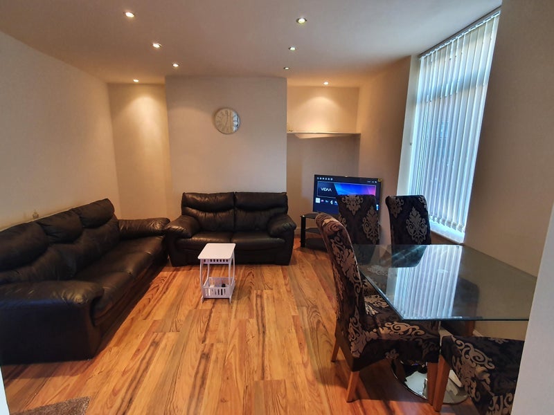 Room Redcote Street in Manchester