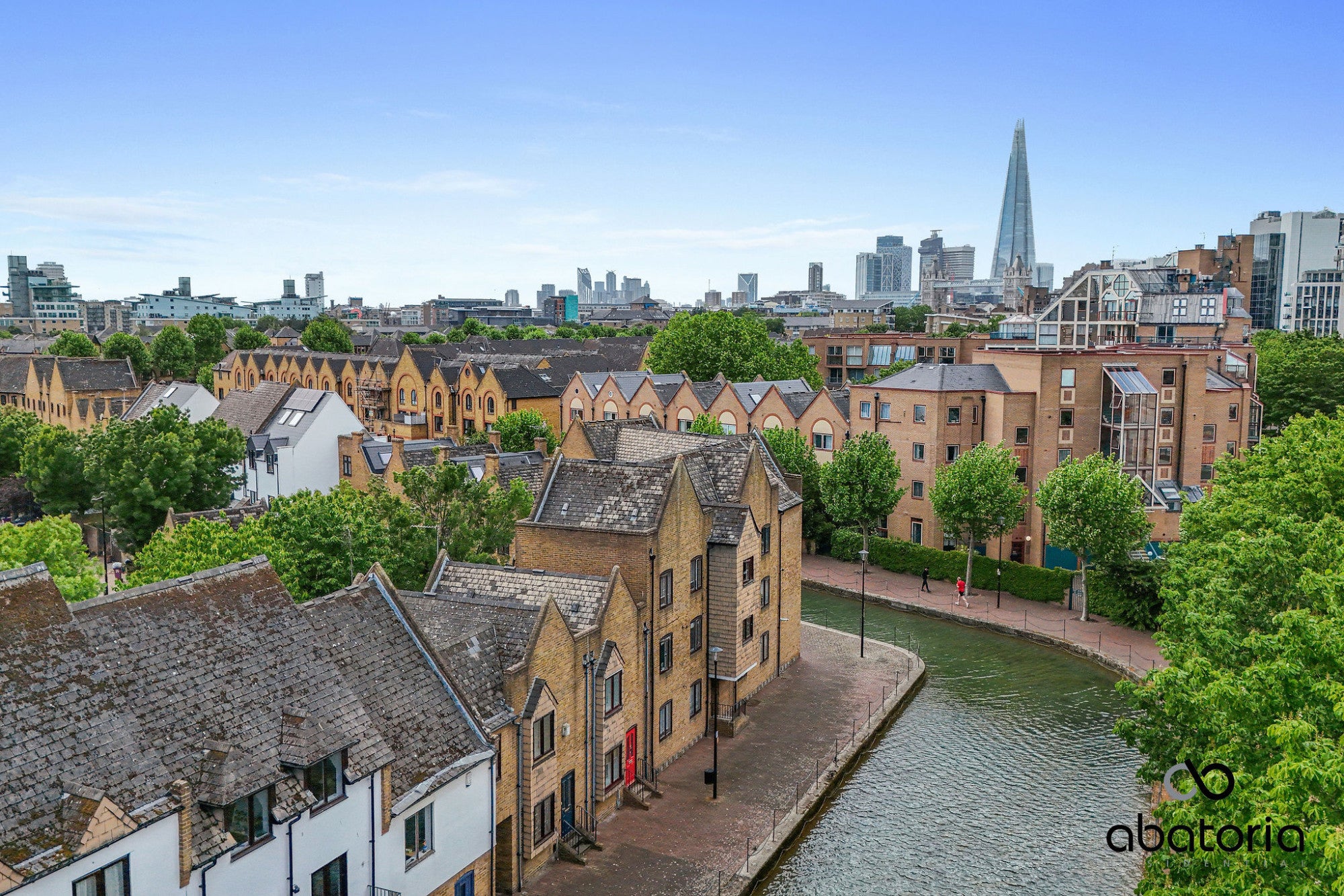 Flat Waterman Way in Greater London