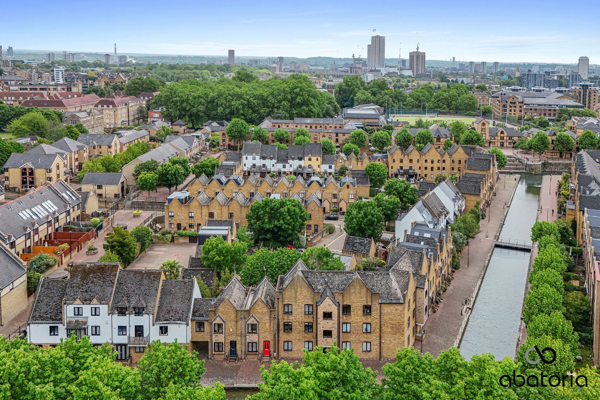 Flat Waterman Way in Greater London