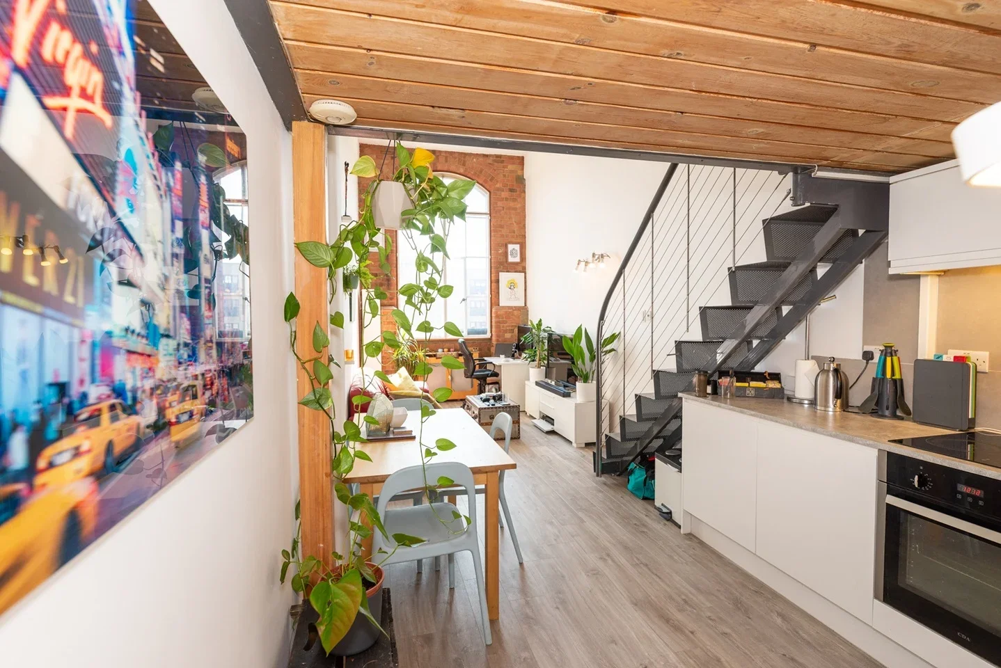 Flat Fairfield Road in Greater London